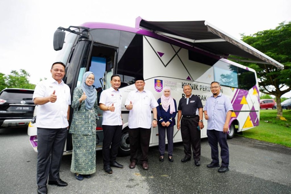 Primary Care Medicine Volunteers for the Mobile Health Clinic Team, Faculty of Medicine, UiTM Simpang Renggam, Johor (8-10 December 2023)